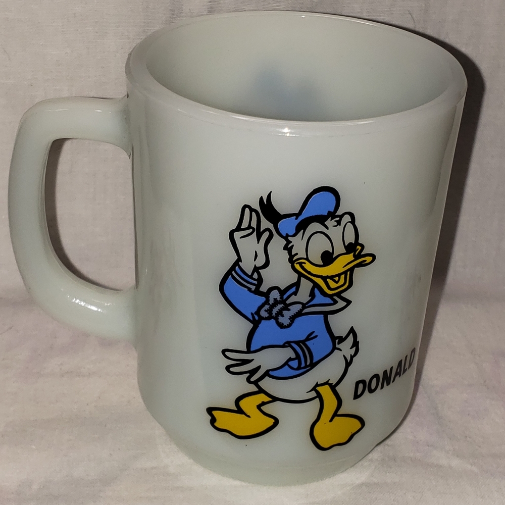 Vintage Anchor Hocking Donald Duck White Milk Glass Pepsi Collector Series